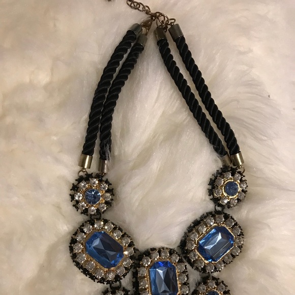 Beautiful necklace - Picture 2 of 2